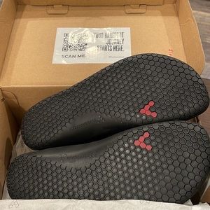 Never worn Vivobarefoot shoes, EU 38